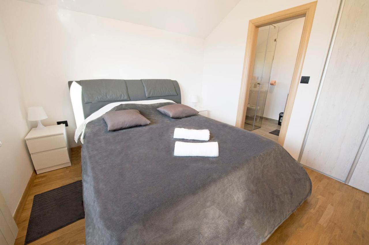 Apartman Grc Lejlighed Dugo Selo Eksteriør billede